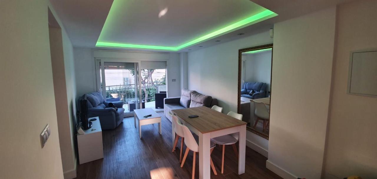 Beautiful Apartment In Third Line Beach Boliches Fuengirola Kültér fotó