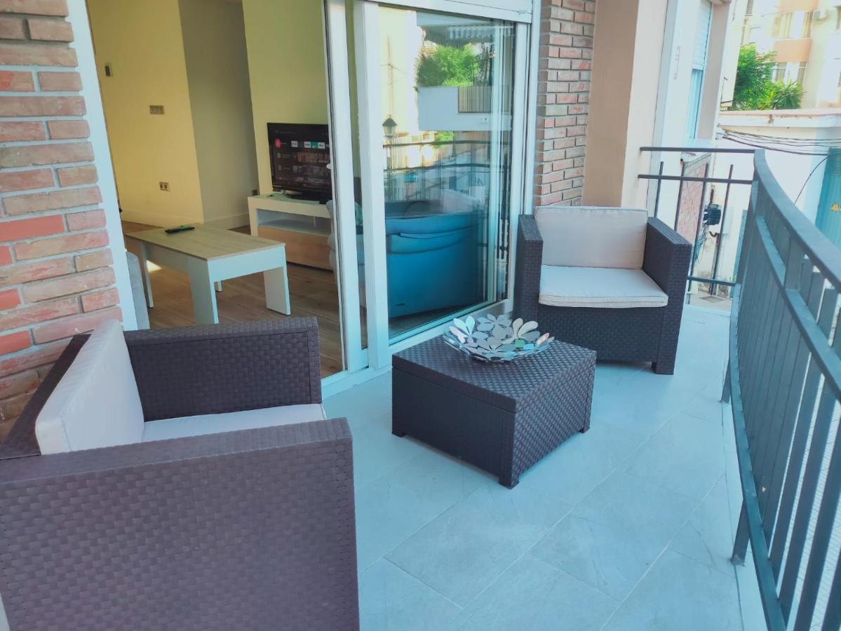 Beautiful Apartment In Third Line Beach Boliches Fuengirola Kültér fotó