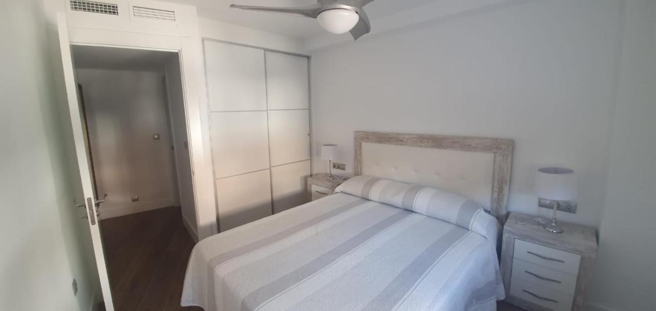 Beautiful Apartment In Third Line Beach Boliches Fuengirola Kültér fotó