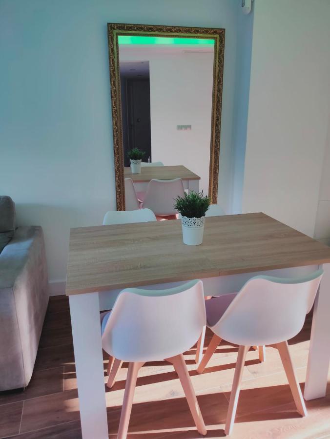 Beautiful Apartment In Third Line Beach Boliches Fuengirola Kültér fotó