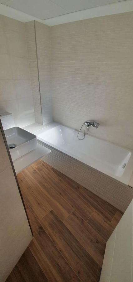 Beautiful Apartment In Third Line Beach Boliches Fuengirola Kültér fotó