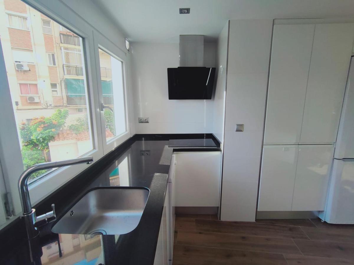 Beautiful Apartment In Third Line Beach Boliches Fuengirola Kültér fotó